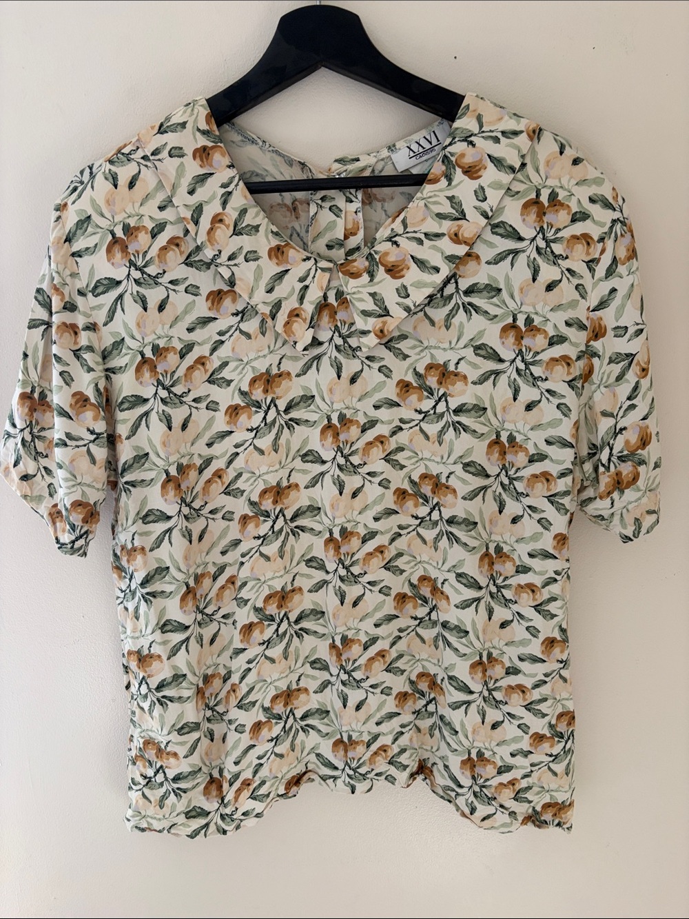Vintage cream Floral Short-Sleeve Top with Peter Pan Collar